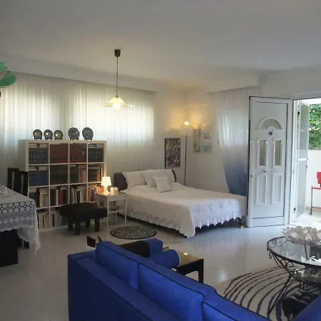 A Majestic Elegant House With A Garden * Peraía