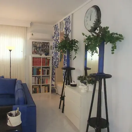 Апартаменты A Majestic Elegant House With A Garden Переа